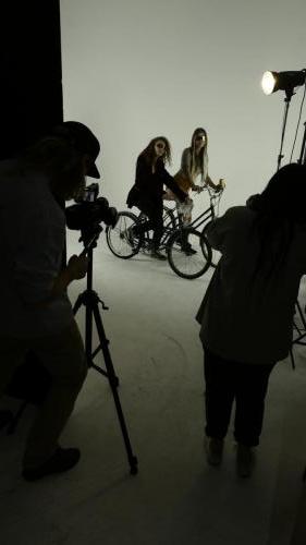 Girls On Bikes 